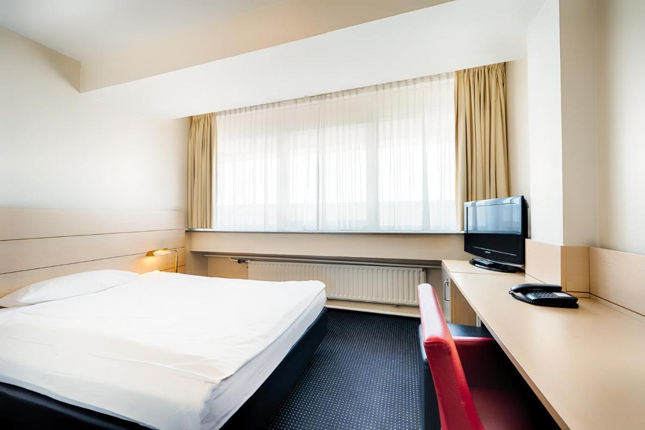 Single Room,1435718191:JPEG